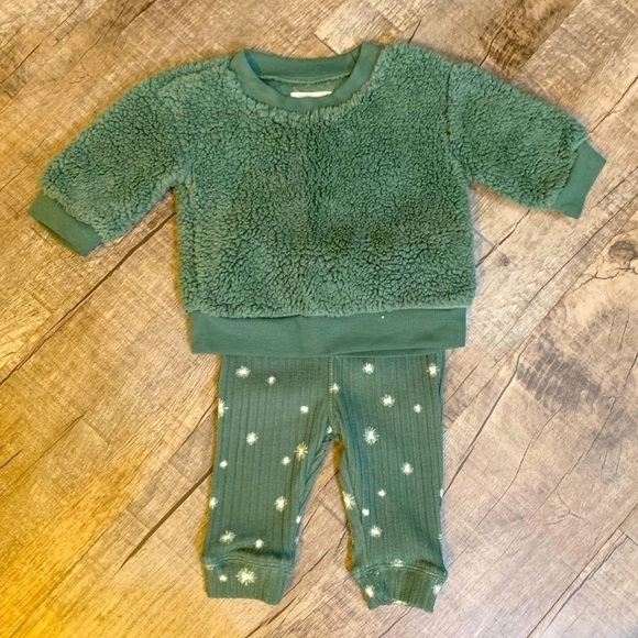 Grayson Collective Infant Sherpa Top and Leggings - Picture 1 of 6